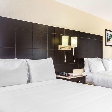 Econo Lodge Inn & Suites Florida City Bagian luar foto