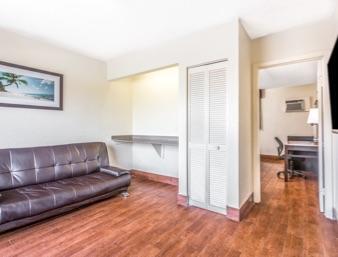 Econo Lodge Inn & Suites Florida City Ruang foto